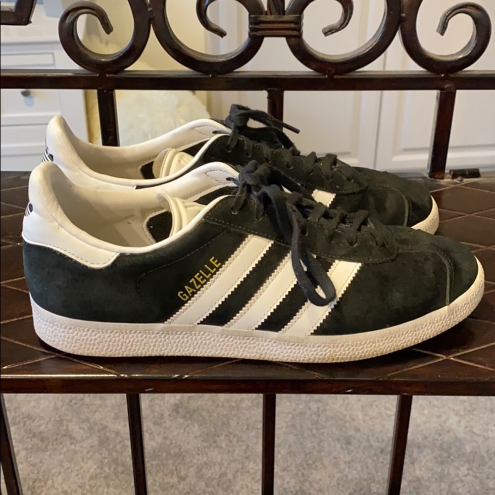 Adidas Gazelle tennis shoe